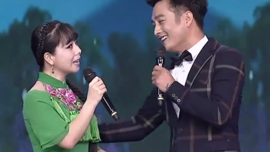 王二妮和云飞最让人害羞的一首歌,一般人不好意思唱!不信你听