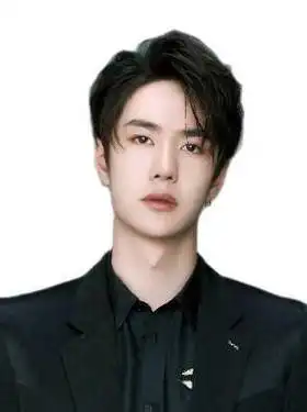 王一博证件照曝光,网友:和节目中差太多!