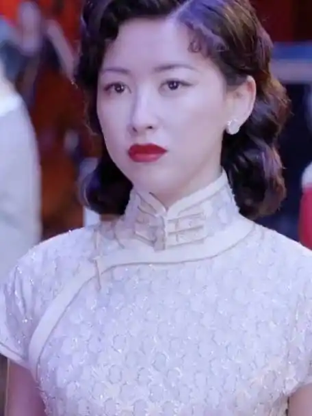 是一眼心动的民国大美人呀@朱珠zhuzhu 骨相浓颜大美女和旗袍适配度