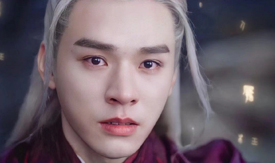 之死的片段中表现让人失望: "我觉得最好哭的不是温客行抱着阿湘那里