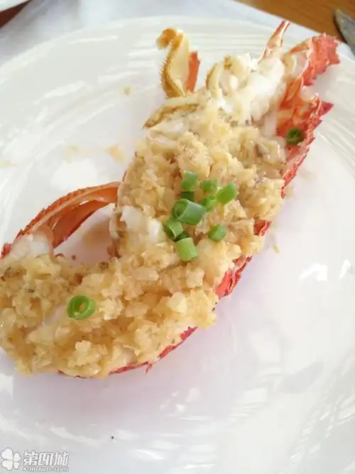 这个期头整巴适了,蒜蓉蒸龙虾仔,大明虾,红蟹.