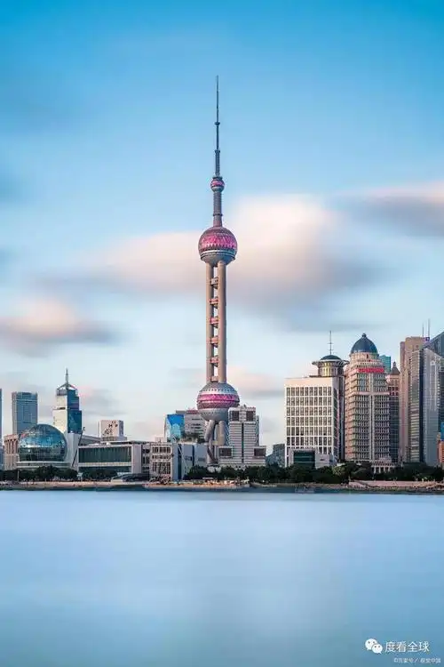 东方明珠广播电视塔上海之光城市奇迹的巅峰代表