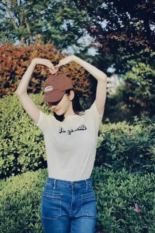 景甜甜美比心娇俏可爱素颜嫩白透亮惹人羡