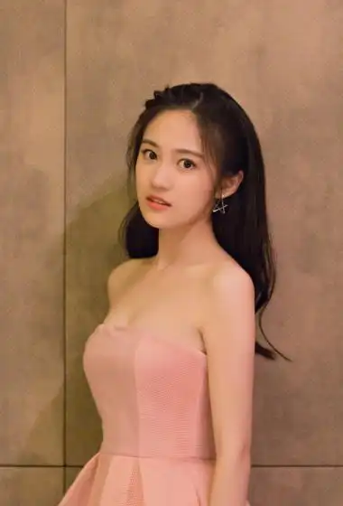 汤梦佳相关图片