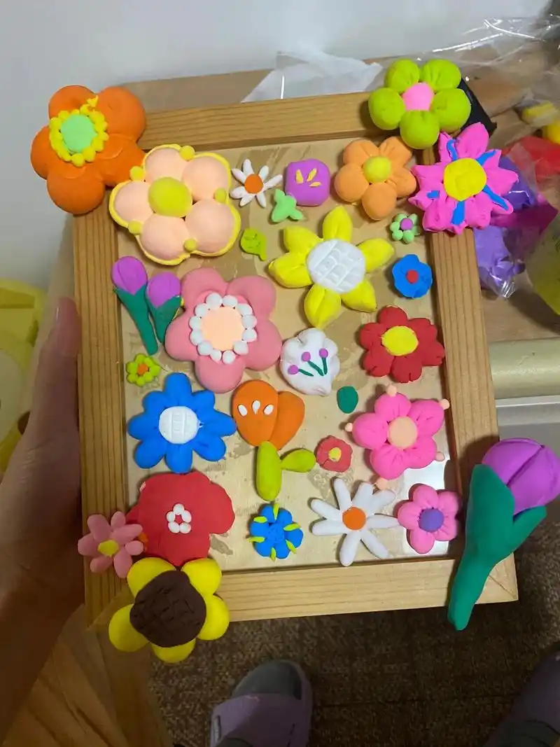 不算精致但也耗费了我俩个半小时 #简单粘土手工 #粘土花朵相 - 抖音