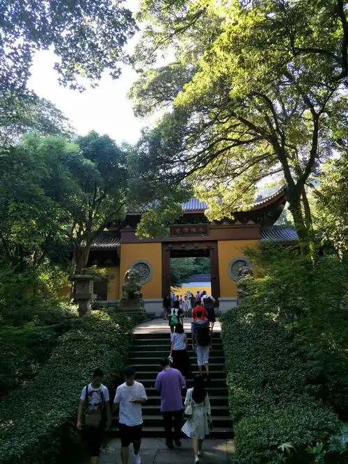 5,杭州旅游景点有西湖灵隐寺西溪国家湿地公园河坊街六和塔钱塘江湘湖