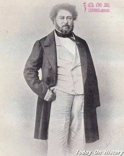 大仲马自称小仲马是最满意的作品 他为何不承认小仲马母子?