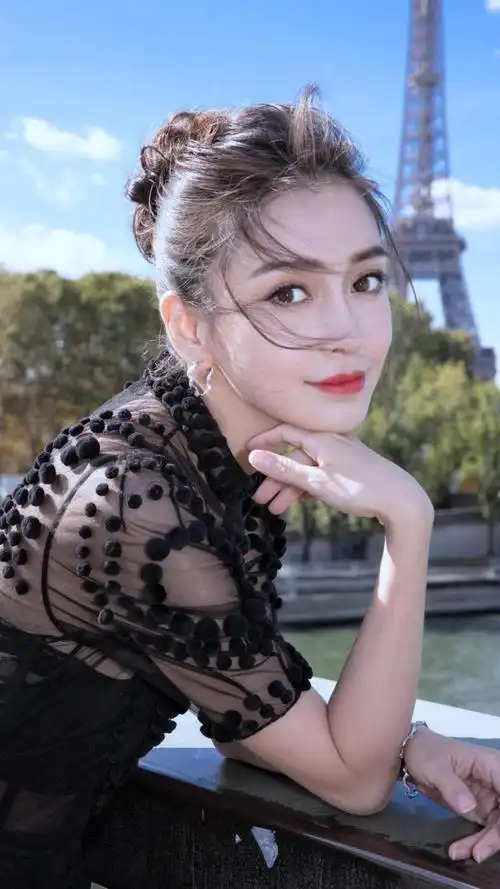 白嫩气质女神angelababy优雅户外迷人写真,锁屏图片,高清手机壁纸