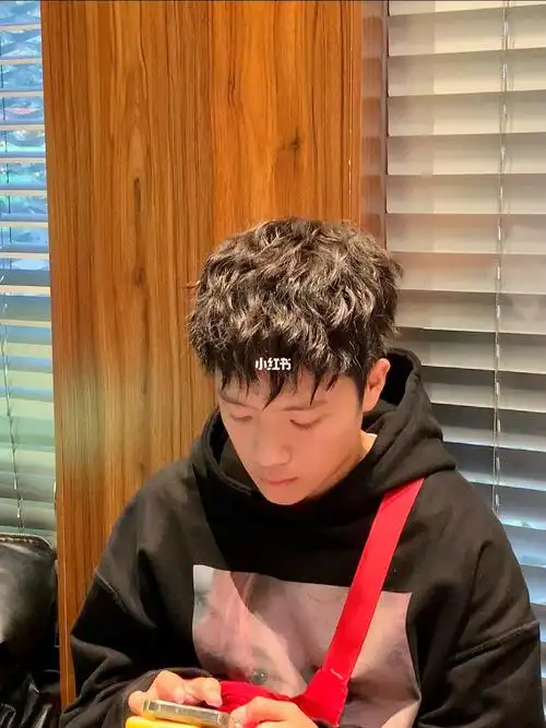 束状纹理烫小碎盖