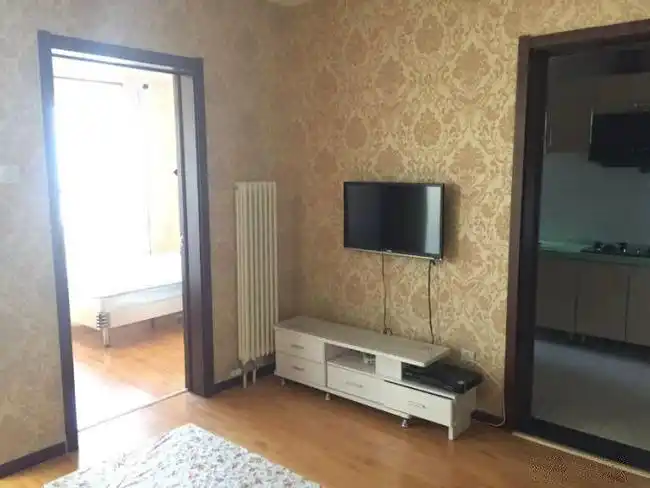 蒲黄榆地铁站边 正规一居室 有客厅 紧挨着音乐附 中