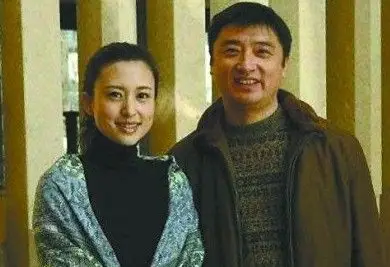 央视主持张蕾嫁铁矿大亨 毕福剑当媒人