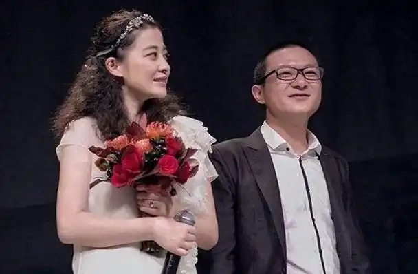 梅婷:婚后6年,用400万养不熟一位"白眼狼",再婚嫁大11岁老公