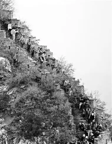 箭扣长城冒险攀爬乱象调查:屡禁不止 罚款执行难