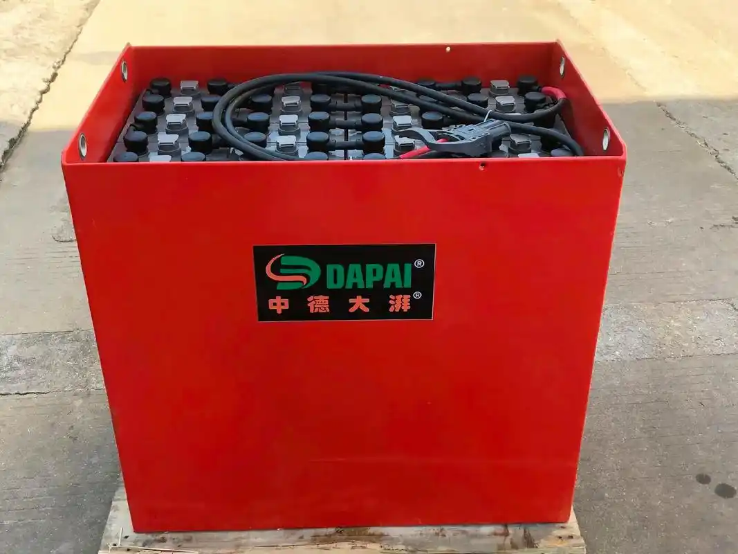 中德大湃电动叉车电瓶蓄电池组.