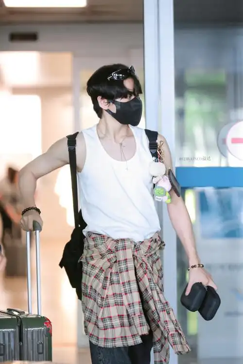 肖宇梁超话xyl#肖宇梁#xyl#向全世界安利肖宇梁#这个身材这个姿势,二