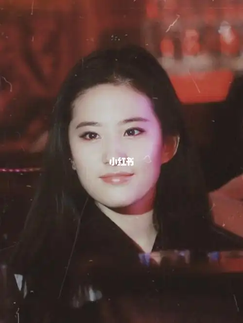 刘亦菲过生日的快乐小孩