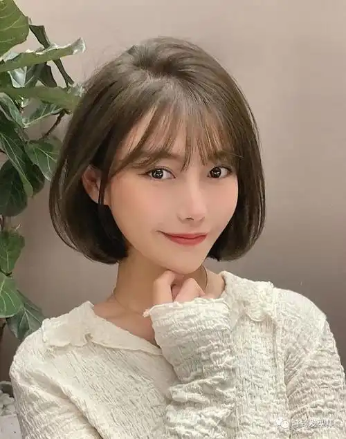 普普通通短发好减龄