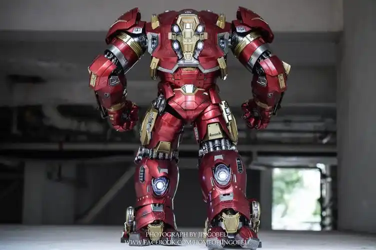 《复仇者联盟2:奥创纪元》反浩克装甲1:6比例珍藏人偶实物图震撼发布