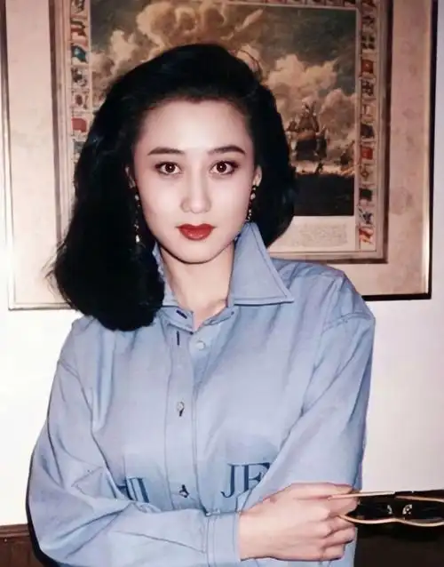 在这种情况下,李连杰与利智许下了"十年之约",表示十