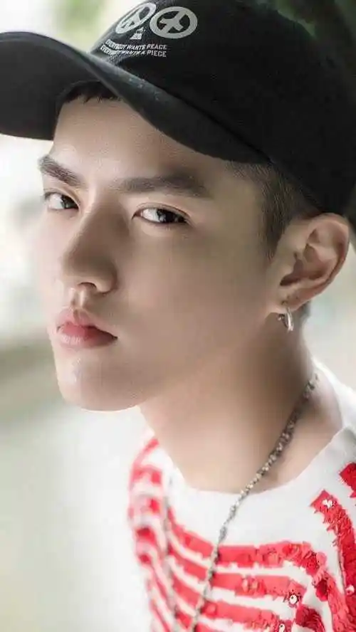 如何评价吴亦凡的长相? - 知乎