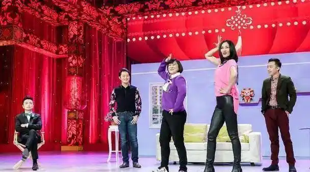 还记得与贾玲走t台的女神瞿颖吗如今无戏可拍原因无人请我