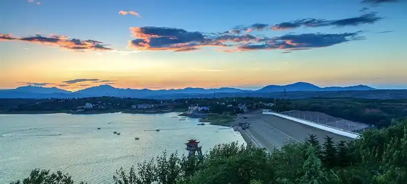 一页 作品名称: 陆浑夕照  作品描述:   拍摄地点: 河南嵩县陆浑水库