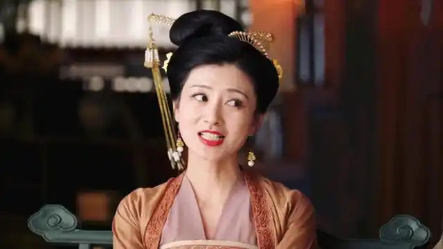 本质上来讲,何翠花长相端庄,心地善良,她只是一个普通得再不能普通的