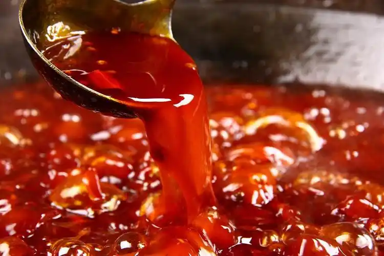 火锅底料炒锅产品特点有哪些 使用时要注意什么