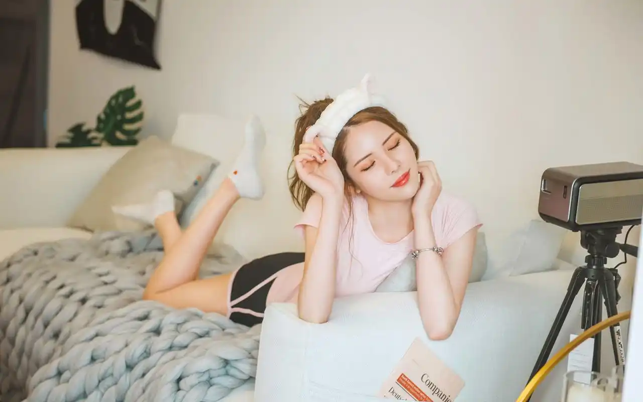 长腿美女诱人私房写真图片桌面壁纸