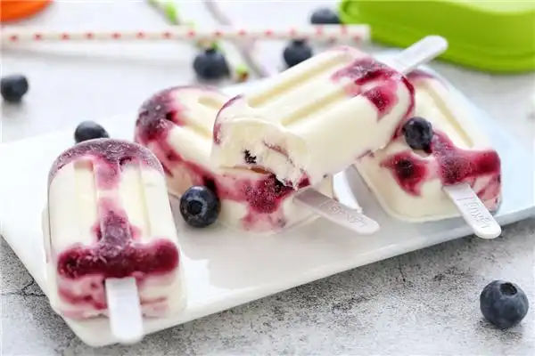 大树下雪糕蓝莓雪糕