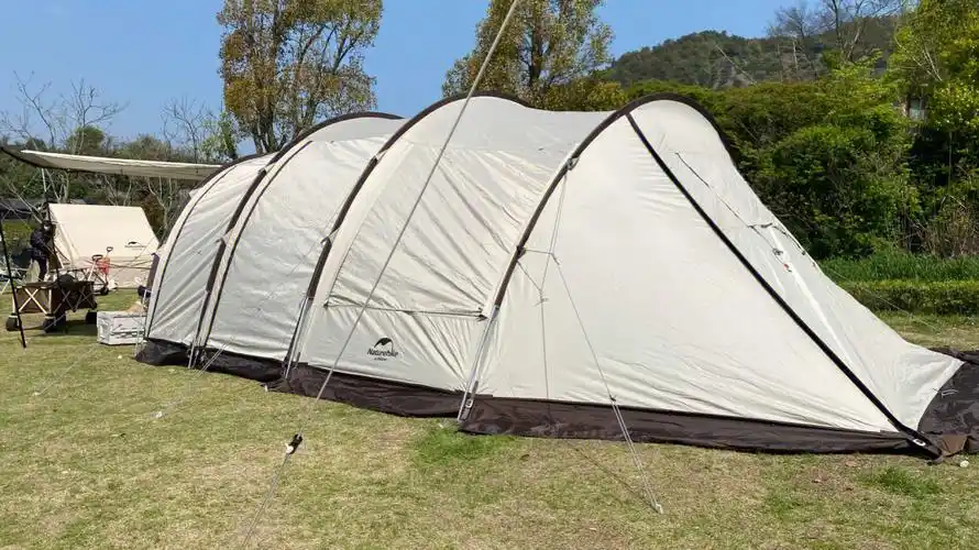 (就我和我女朋友两个人完全用不到这么大的帐篷)26615功能很多很