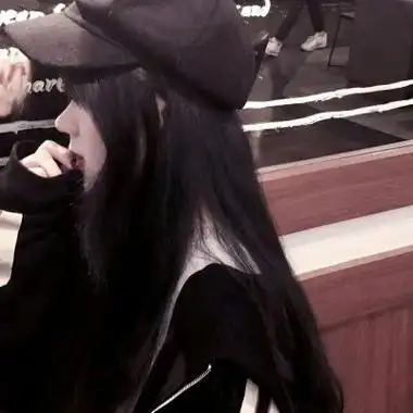 女生头像霸气戴帽子挡脸女生戴鸭舌帽头像