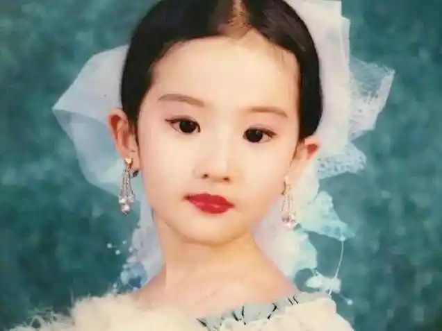 娱乐圈女明星小时候长得怎么样,一起来看看吧