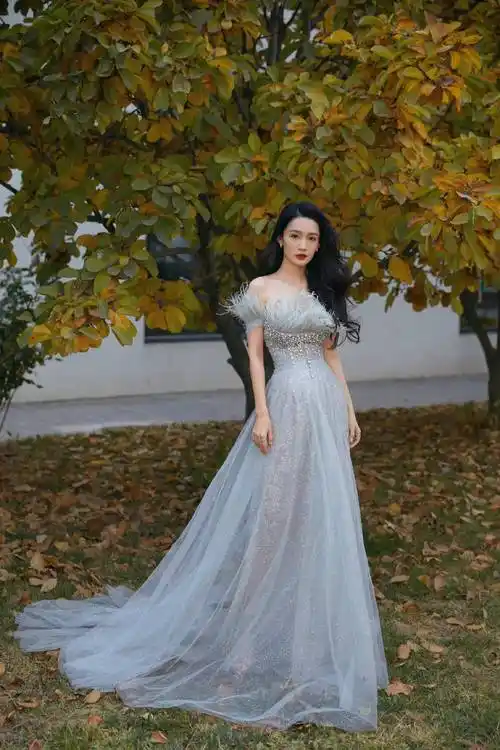 女明星李沁写真集:天生丽质,闭月羞花