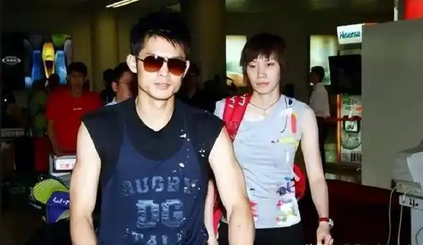 5位因忘记"关窗帘",而口碑一落千丈的明星,背后故事一言难尽