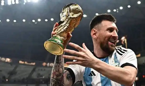 足坛冠军数排行榜揭秘:梅西登峰,克罗斯第六,c罗未进前十