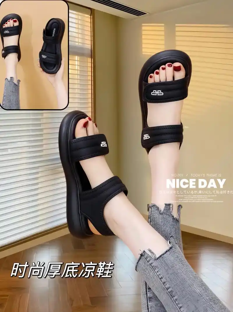 夏季百搭软底沙滩凉鞋94 夏季专为女士们打造的网红平底凉鞋来啦!