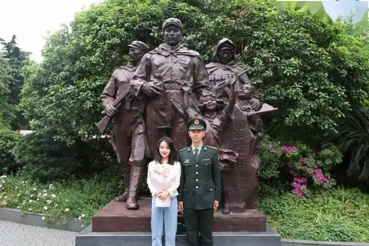 在意义非凡的日子,他们领证了!_佳旺_李朗_部队