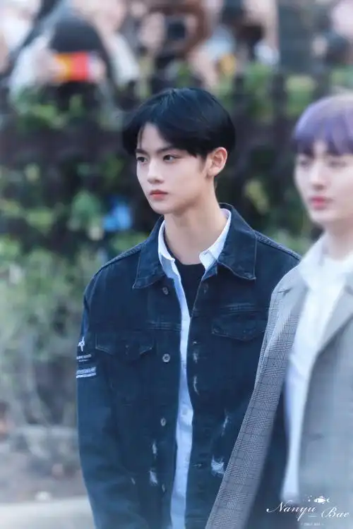 裴珍映走钻石路吧