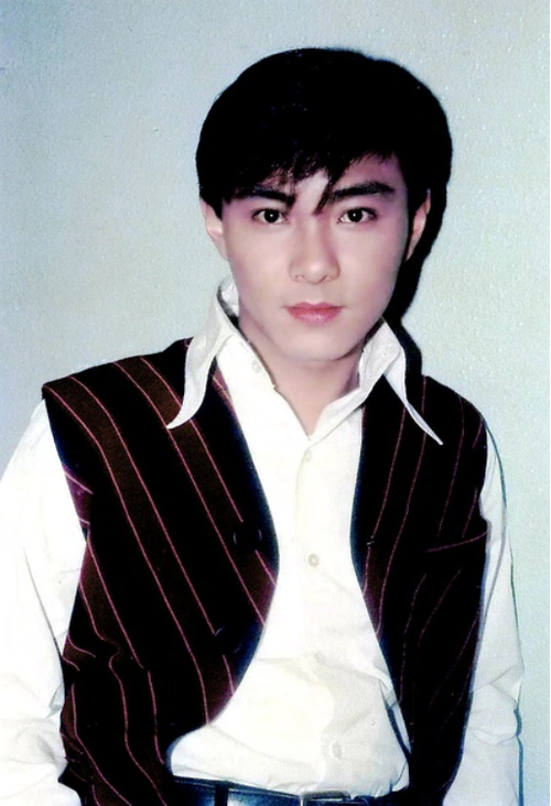 20岁的张卫健,这些照片你一半都没见过