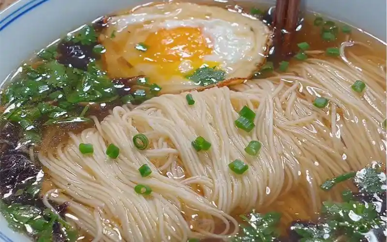 早餐来这么一碗清汤面,真的太舒服了#面条[话题]# #清汤面