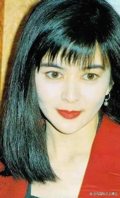 香港影视剧的盛产美女以及关之琳的美貌曾经是八九十年代的记忆.