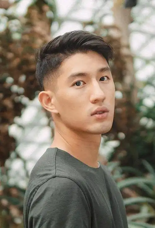 男生短头发鬓角剃掉造型图片