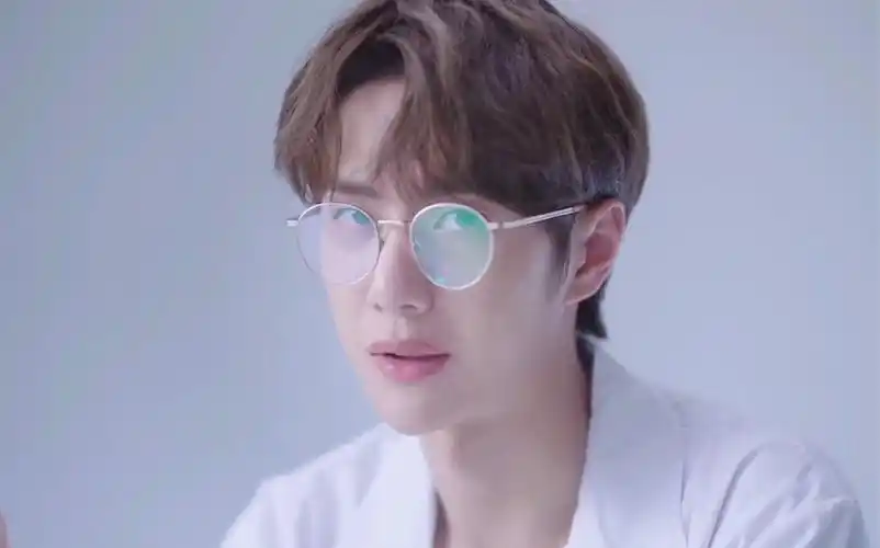 【王一博】·【眼镜造型合集】-20200112《星盗》的衍生物