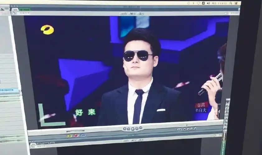 直到不久前谢娜突然多次缺席《快乐大本营》的录制,此后张杰才