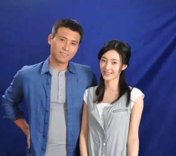 回顾演员李乃文与颜丙燕意难平49岁婚姻成谜如今怎样了