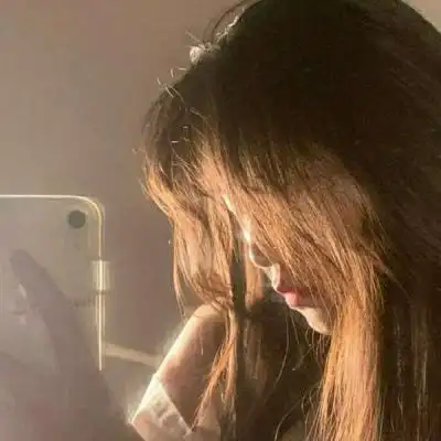 好看的女生头像侧颜杀长发侧面的女生更漂亮吧