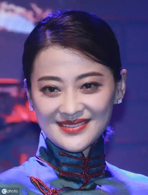 刘亦菲,杨幂,梅婷,三大女神的旗袍装比拼,都相当"好看极了"