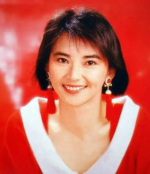 胡慧中从3楼被炸下烧成(胡慧中从3楼被炸下烧成)(2)