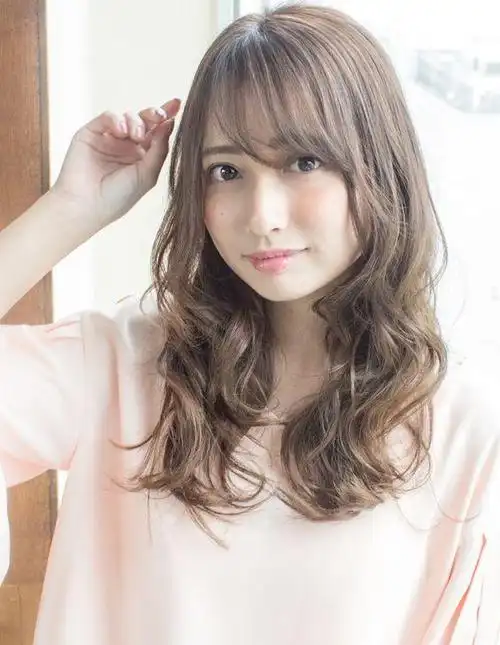 推荐适合方形脸的发型,立变小脸